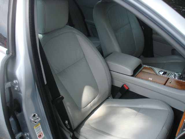 JAGUAR XF 2010 photo 1