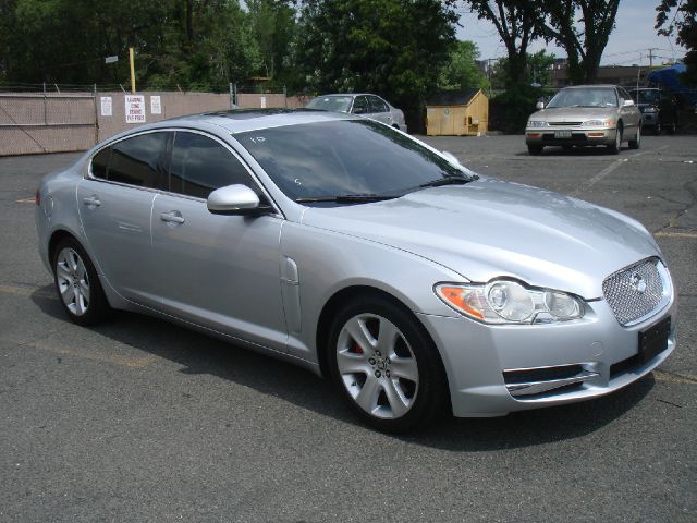 JAGUAR XF 2010 photo 2