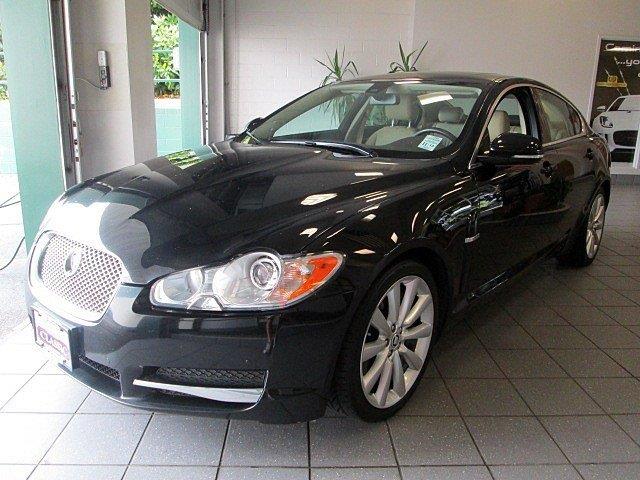 JAGUAR XF CLUB CAB SLT Sedan