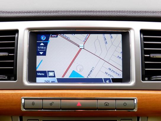 JAGUAR XF 2010 photo 12