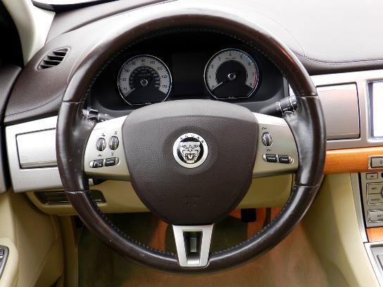 JAGUAR XF 2010 photo 13