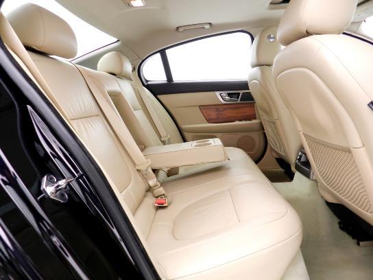 JAGUAR XF 2010 photo 17