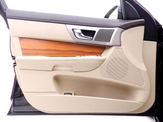JAGUAR XF 2010 photo 19