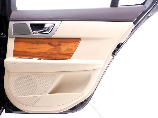 JAGUAR XF 2010 photo 8