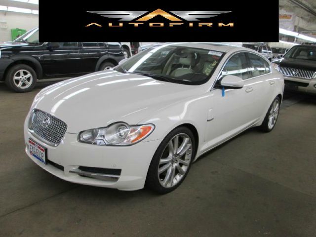 JAGUAR XF CLUB CAB SLT Sedan