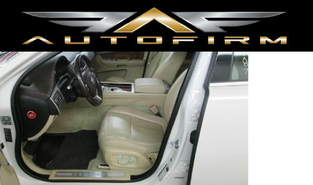 JAGUAR XF 2010 photo 2