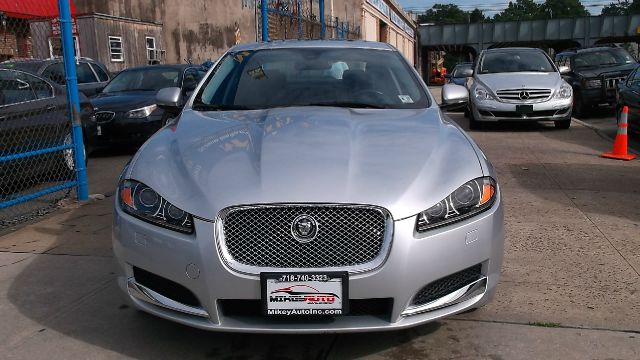 JAGUAR XF 2012 photo 2