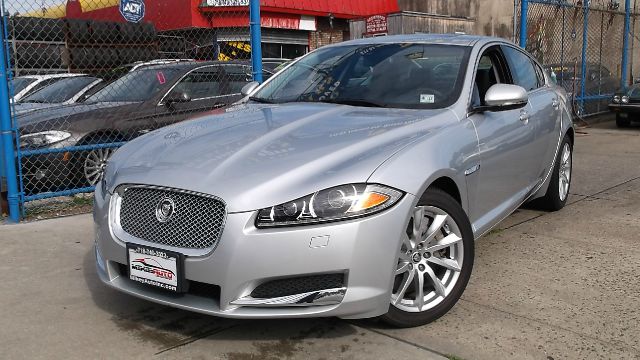 JAGUAR XF 2012 photo 3
