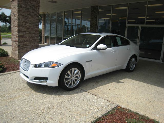 JAGUAR XF 2013 photo 2