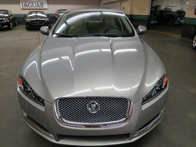 JAGUAR XF 2013 photo 1