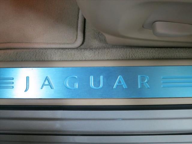 JAGUAR XF 2013 photo 10