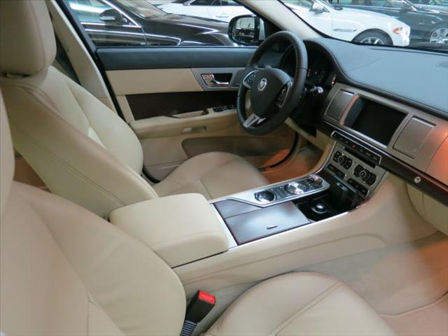 JAGUAR XF 2013 photo 20