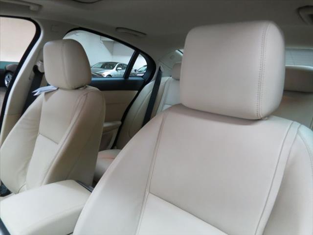 JAGUAR XF 2013 photo 8