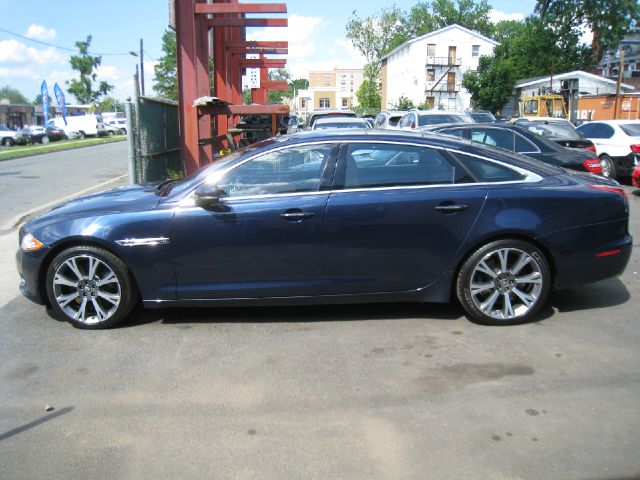JAGUAR XJ 2011 photo 2