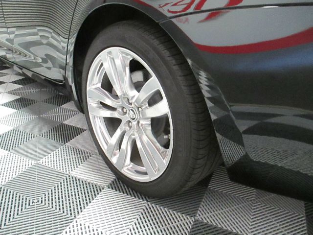 JAGUAR XJ 2012 photo 11