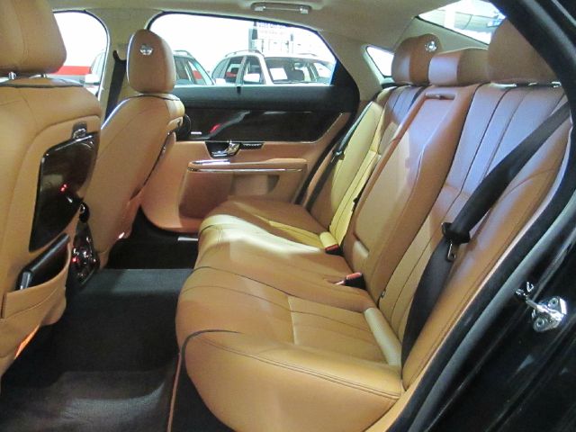 JAGUAR XJ 2012 photo 18
