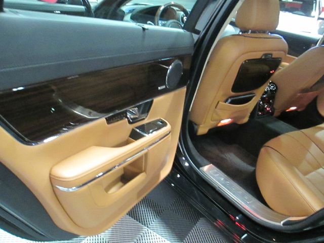 JAGUAR XJ 2012 photo 4