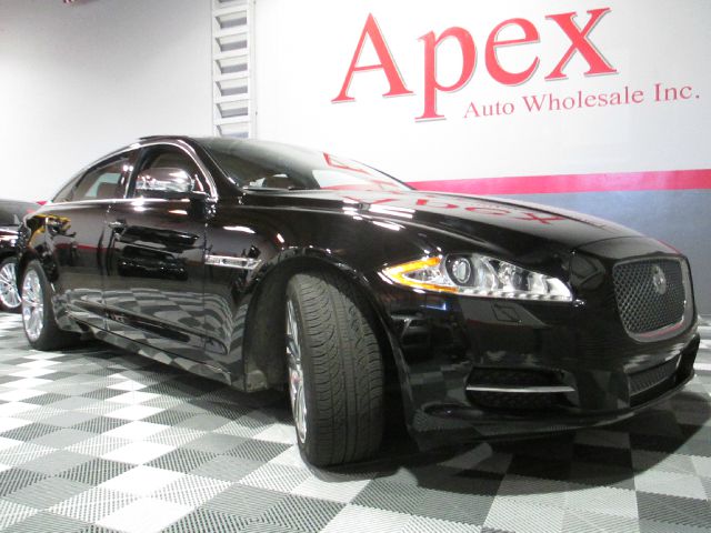 JAGUAR XJ 2012 photo 7