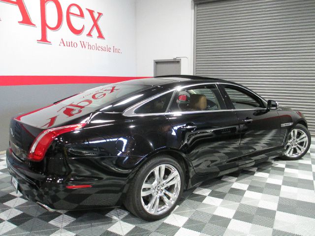 JAGUAR XJ 2012 photo 8