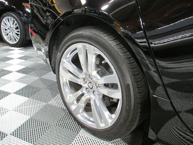 JAGUAR XJ 2012 photo 9