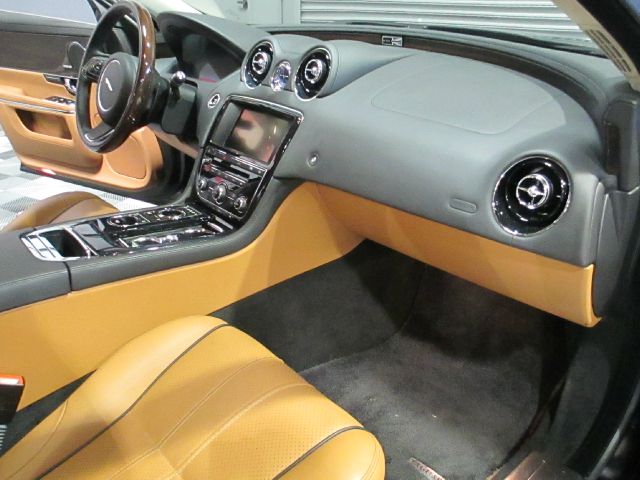 JAGUAR XJ 2012 photo 13
