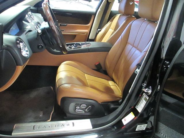 JAGUAR XJ 2012 photo 22