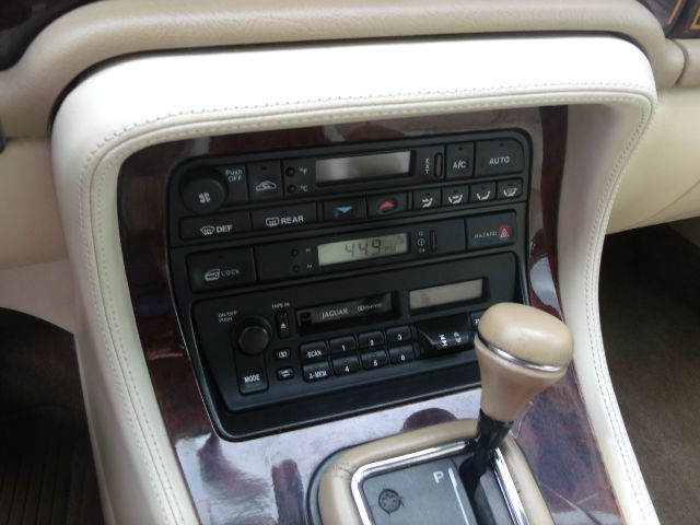 JAGUAR XJ6 1996 photo 13