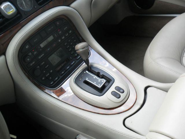 JAGUAR XJ8 2001 photo 3