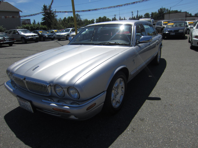 JAGUAR XJ8 2001 photo 4