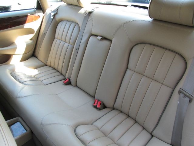 JAGUAR XJ8 2001 photo 17