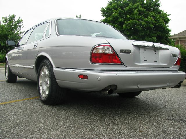 JAGUAR XJ8 2002 photo 17