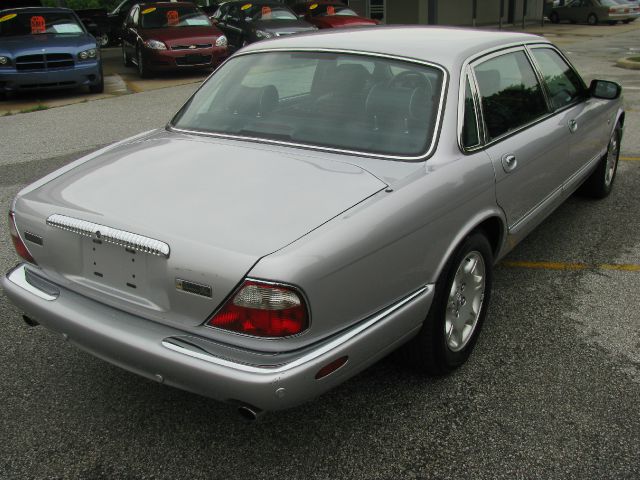 JAGUAR XJ8 2002 photo 18
