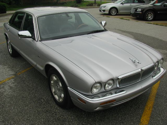JAGUAR XJ8 2002 photo 19