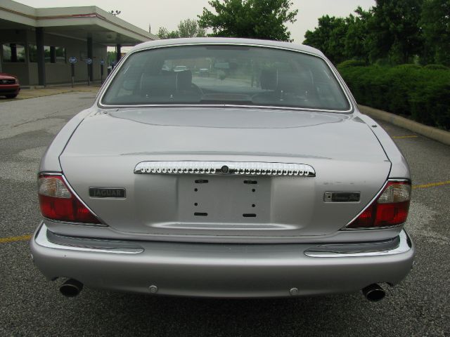 JAGUAR XJ8 2002 photo 28
