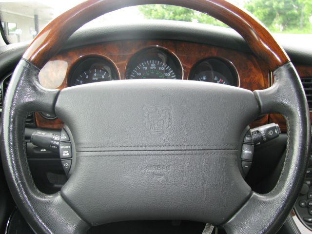 JAGUAR XJ8 2002 photo 5