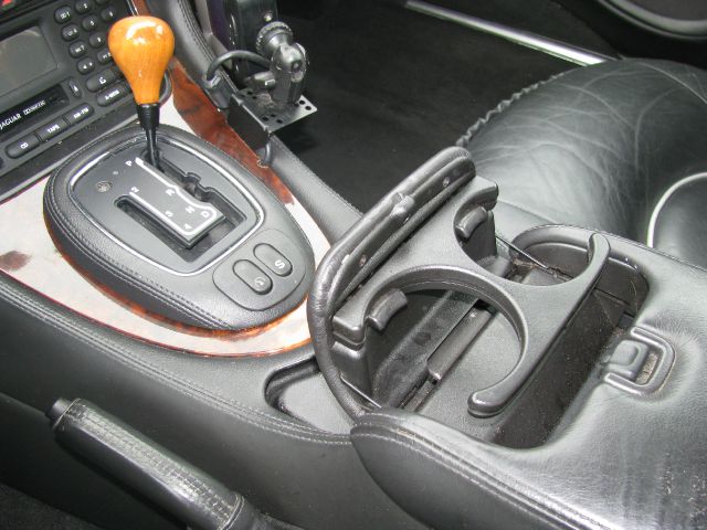 JAGUAR XJ8 2002 photo 9