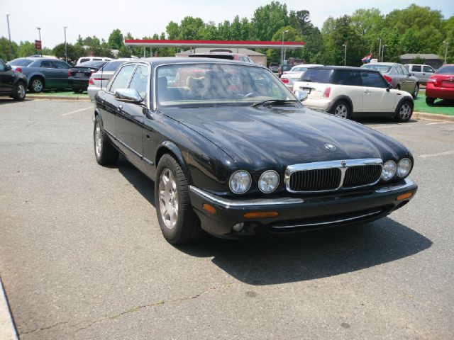 JAGUAR XJ8 2003 photo 1
