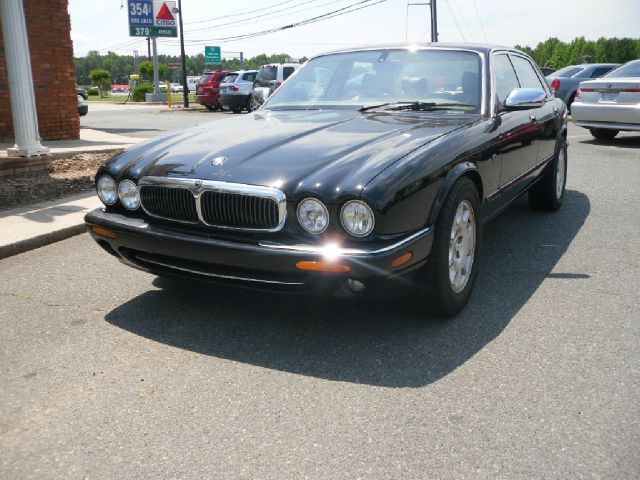 JAGUAR XJ8 2003 photo 3