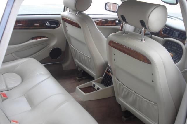 JAGUAR XJ8 2003 photo 26