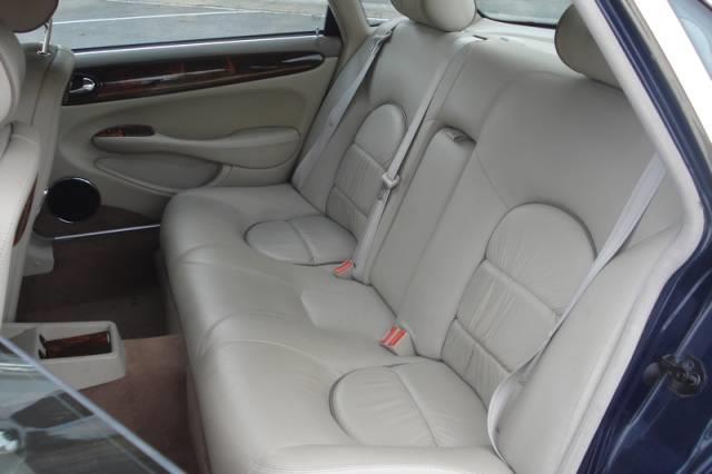 JAGUAR XJ8 2003 photo 27