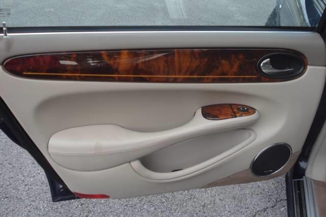 JAGUAR XJ8 2003 photo 28