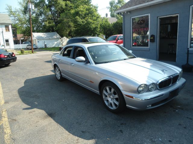 JAGUAR XJ8 2004 photo 4