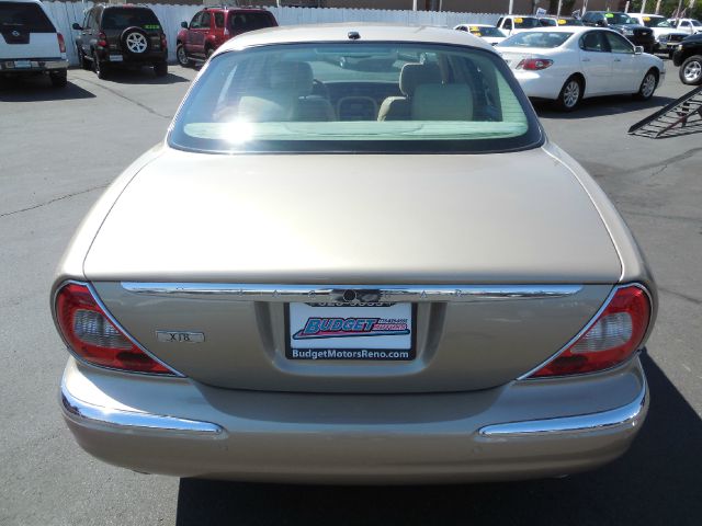 JAGUAR XJ8 2005 photo 1