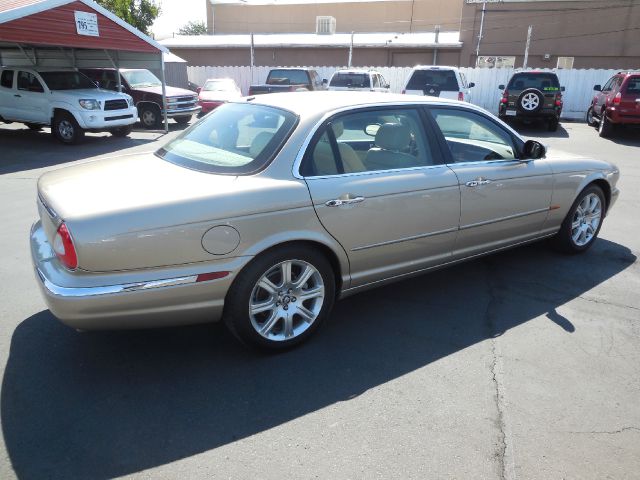 JAGUAR XJ8 2005 photo 2