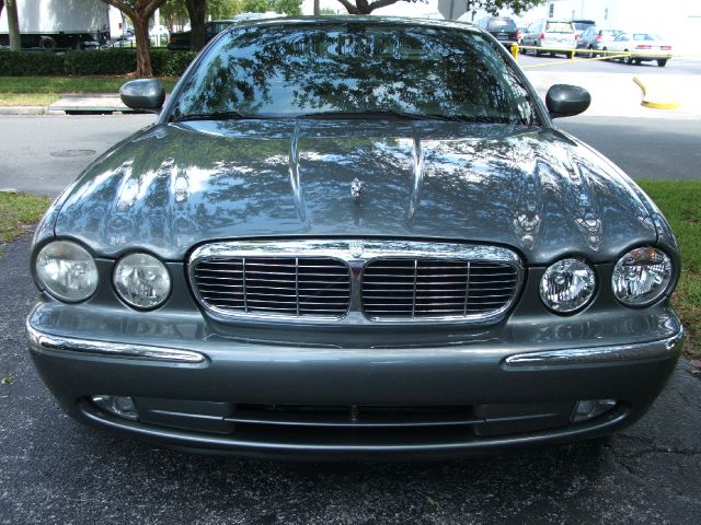 JAGUAR XJ8 2005 photo 2