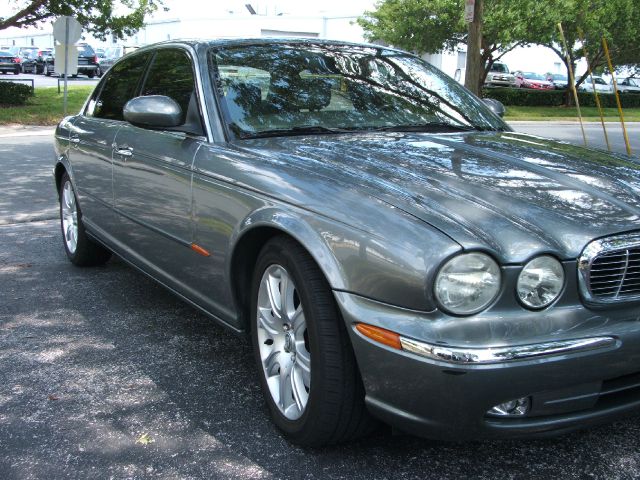 JAGUAR XJ8 2005 photo 3