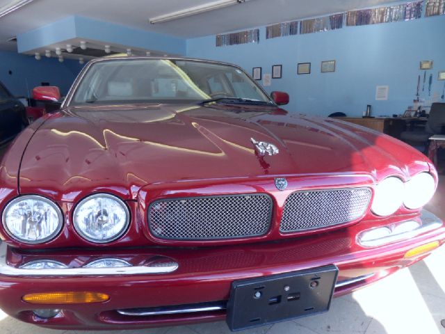 JAGUAR XJR 2.2L Manual Sedan