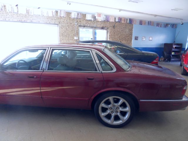 JAGUAR XJR 2001 photo 1