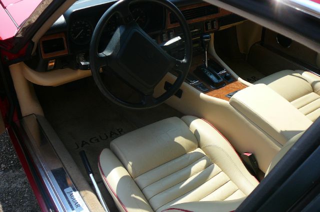 JAGUAR XJS 4WD 4dr SUV Luxury 4x4 Coupe