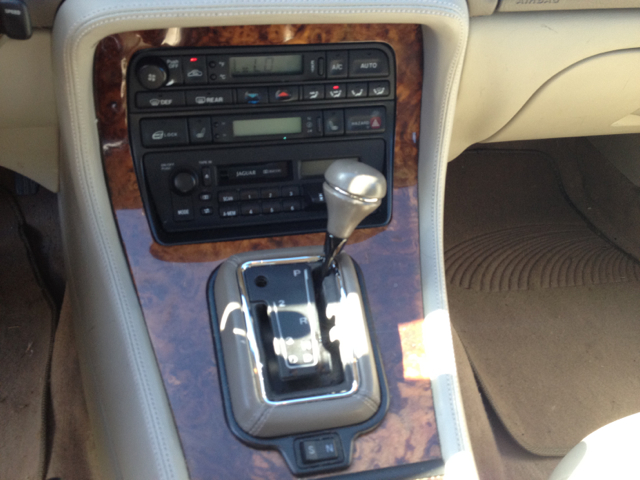 JAGUAR XJ Sedan 1997 photo 1